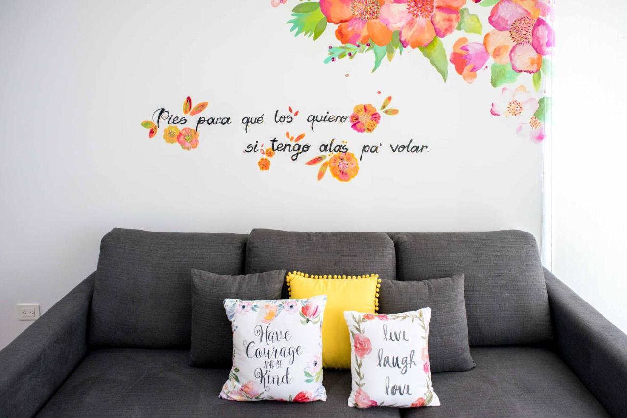 One Paralia Boutique Apartment *