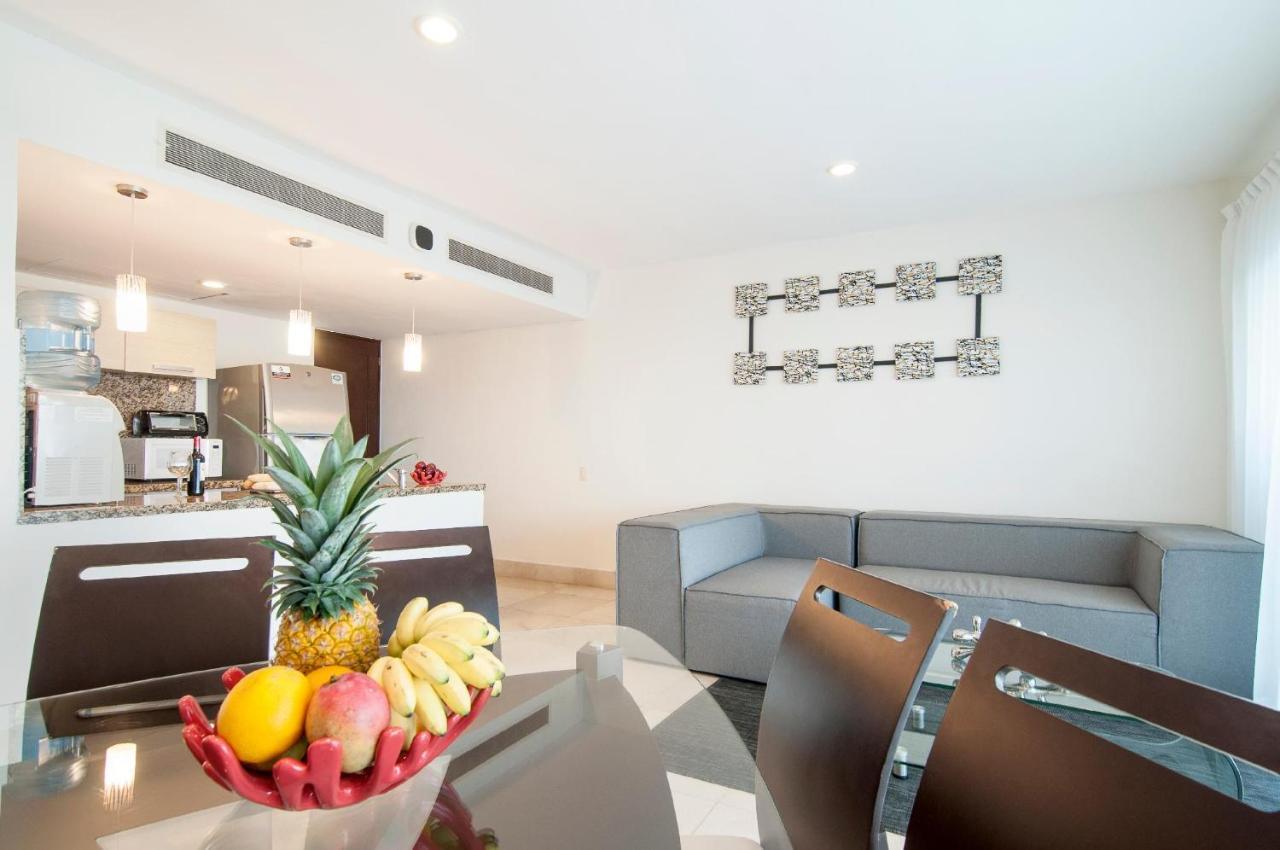 Luxurious & In Playa Steps From The *