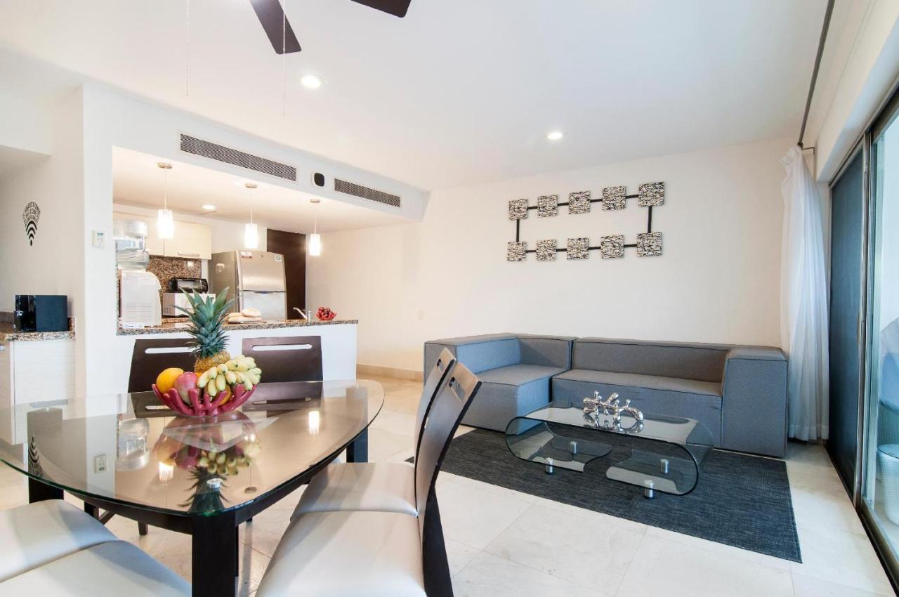 Luxurious & In Playa Steps From The