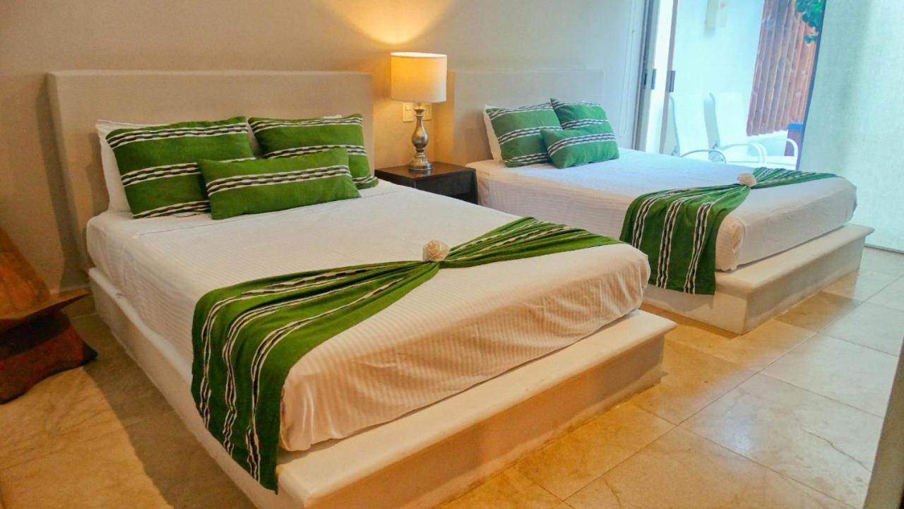 Luxurious & In Playa Steps From The *
