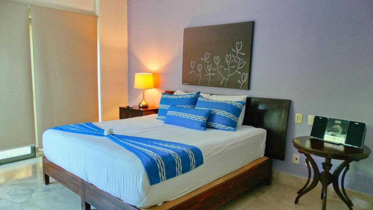 Luxurious & In Playa Steps From The *