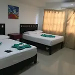 Las Perlas Condo