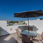 Beautiful And Comfy Penthouse&Apartment