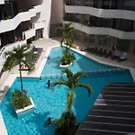 Luxury 2Br 2Ba, Sauna, Cinema, Rooftop Pool