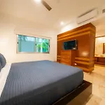 Modern 2 Bedroom Condo With Pool - Near To The Beach - Casa Del Mar 113