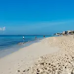 Luxury 2 Level Penthouse With 2 Bedroom - Only 3 Blocks From The Beach - Meridian 310