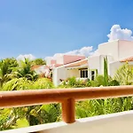 Deluxe Family Room E8 Dolce Vita Caribe B&B