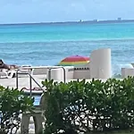 Beachfront 1 Bedroom Ocean View