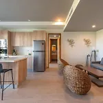Luxury 2Bd 2Ba Ocean View 200M From Beach