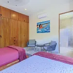 Cozy Getaway Shared Pool & Cenote Access