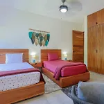 Cozy Getaway Shared Pool & Cenote Access