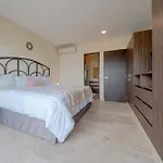 Verde Oasis Condo - Downtown - At Veranto Condos