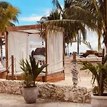 Stylish Studio Steps From 5Th Ave And Beach