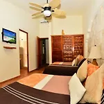Mar Y Sol Villa By Chezplaya