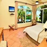 Mar Y Sol Villa By Chezplaya