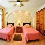 Mar Y Sol Villa By Chezplaya