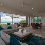 Casa Martini- Oceanfront Private Pool House For 6