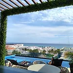 Ocean View From The Rooftop Pool Only One Block To The Beach, Studio For 2