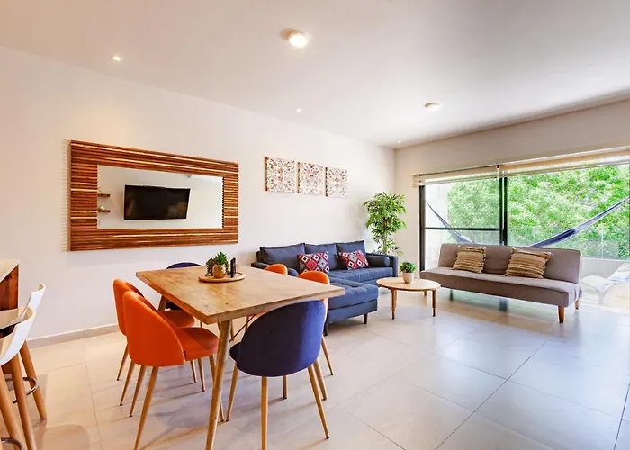 Brand New! 10Min To Beach Wifi 200Mb Gym Pool