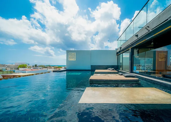 1 Bedroom Condo With Rooftop Pool & Bar - At It Residences - Condo Iris