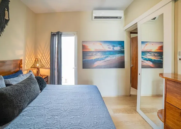 Papaya 15 Exclusive Penthouse With Rooftop And Jacuzzi
