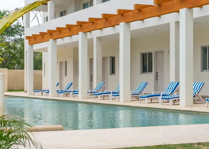 2 Bd Suite With Balcony, Rooftop Pool, Hot Tub, Gym #207