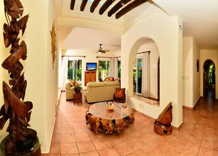 Mar Y Sol Villa By Chezplaya