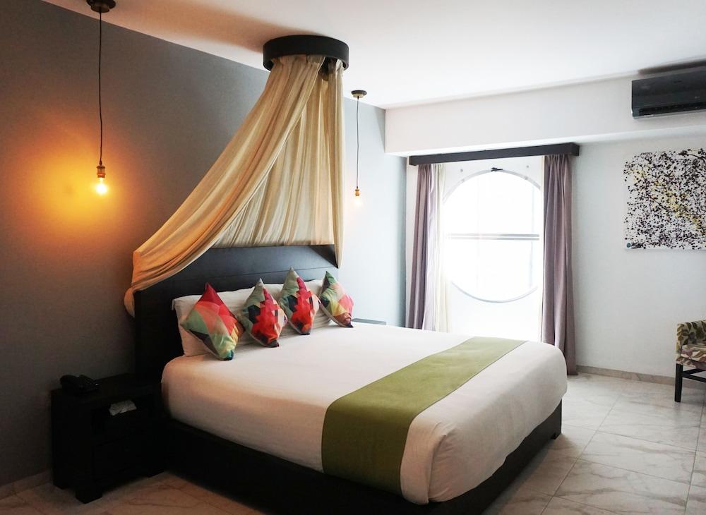 Soho Playa Khách sạn