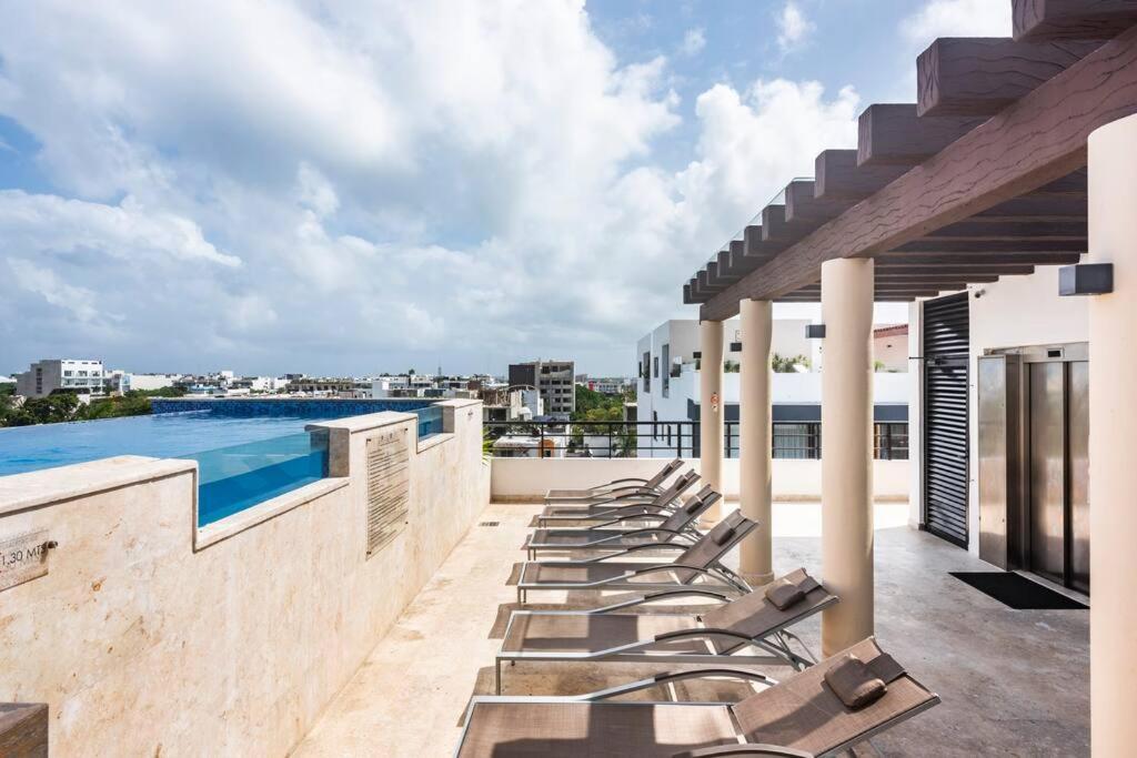 Onebr W Balcony Or Small In Playa Del Carmen, Bbq, Pool Infinite, Whirlpool, Ac, Tv Smart, 200mb * Playa del Carmen