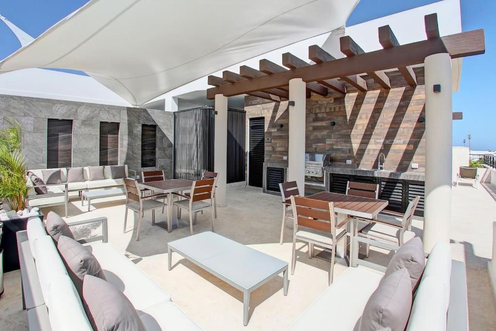 Aparthotel Onebr W Balcony Or Small In Playa Del Carmen, Bbq, Pool Infinite, Whirlpool, Ac, Tv Smart, 200mb