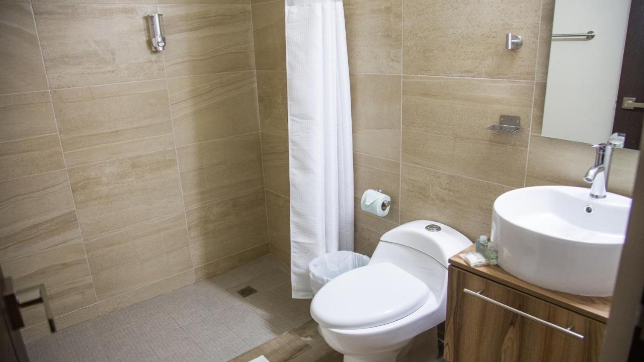 Esduma Iguanas Hotel 4*