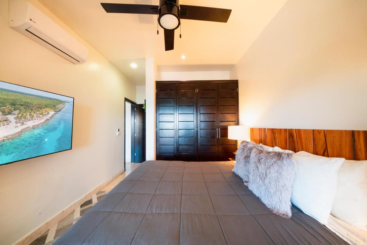 Nhà nghỉ Surf 405 - Luxury Oceanview Beachfront 3 Bedroom With Gym - At El Faro Playa del Carmen