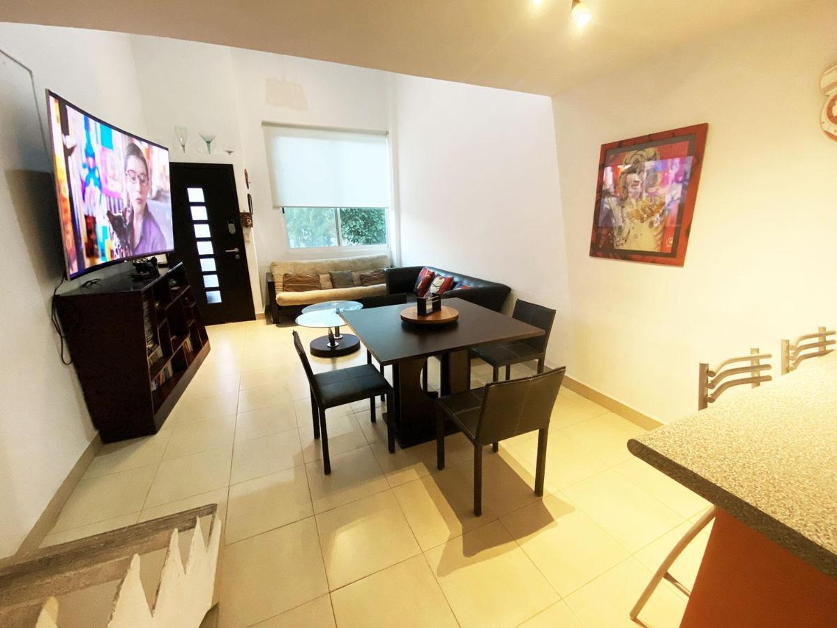 Nhà nghỉ Geek-chic Townhouse *