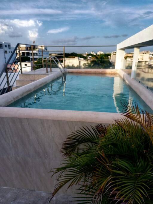 Căn hộ Vip! Pent-house With Your Private Pool & Chairs 2 Bedrooms
