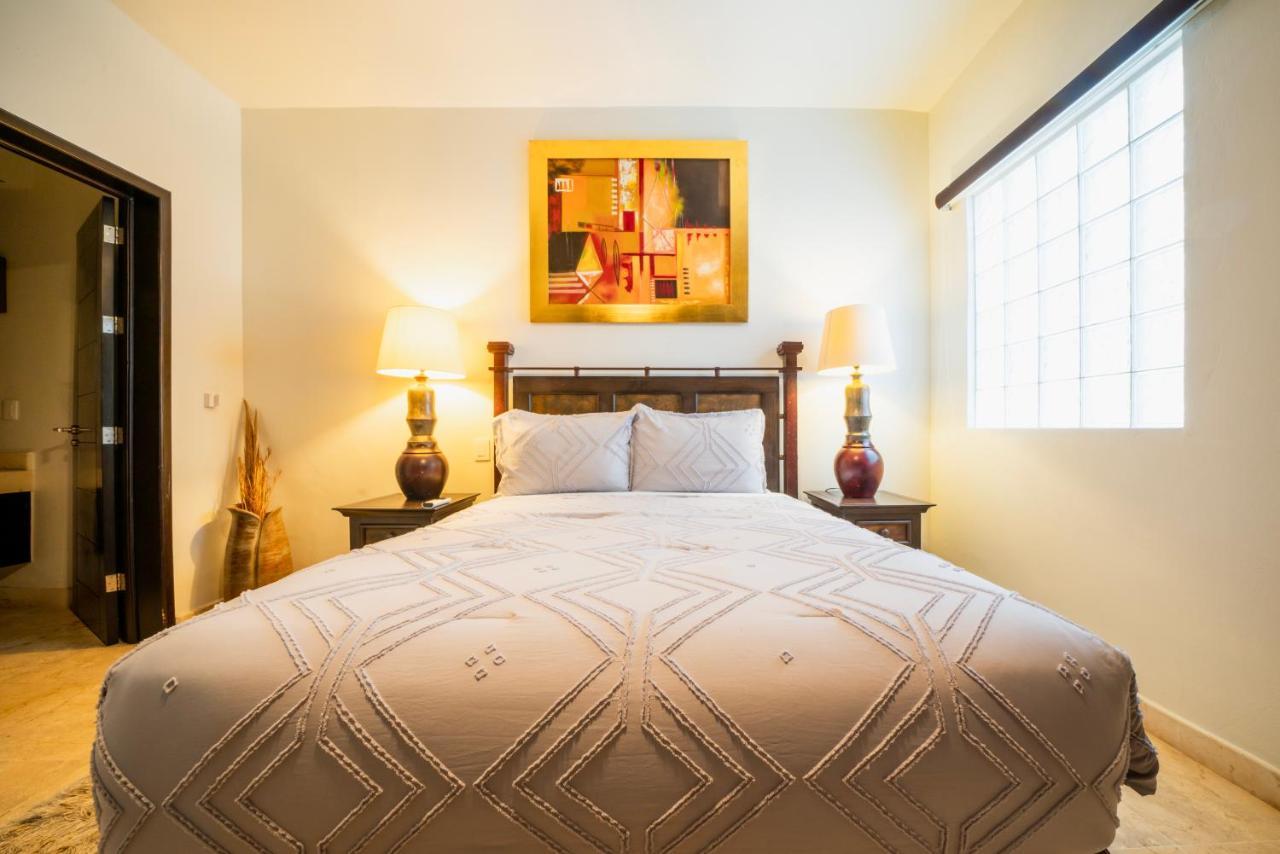 Nhà nghỉ Surf 405 - Luxury Oceanview Beachfront 3 Bedroom With Gym - At El Faro Playa del Carmen