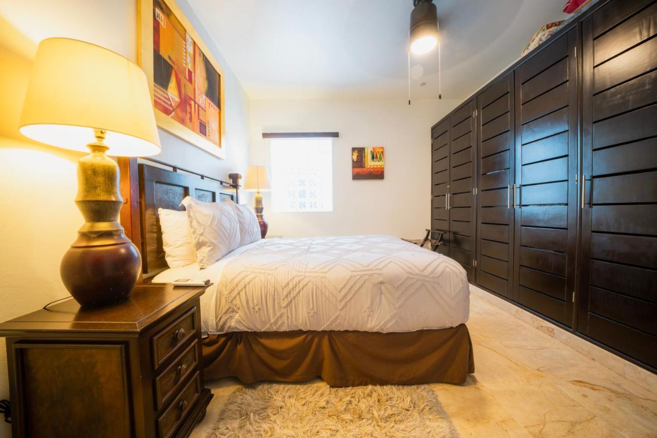 Nhà nghỉ Surf 405 - Luxury Oceanview Beachfront 3 Bedroom With Gym - At El Faro Playa del Carmen