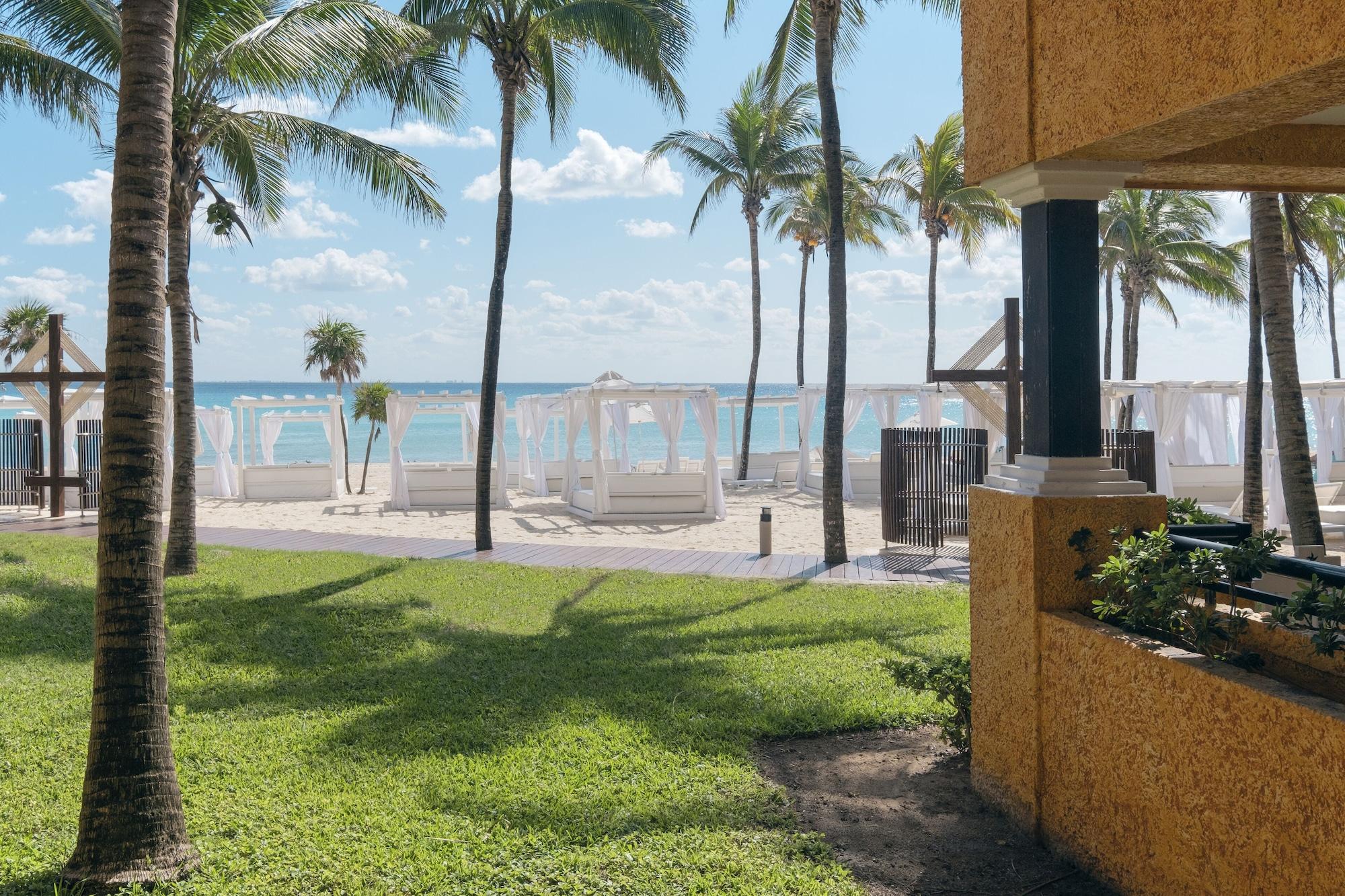 Khu nghỉ mát Iberostar Waves Tucan