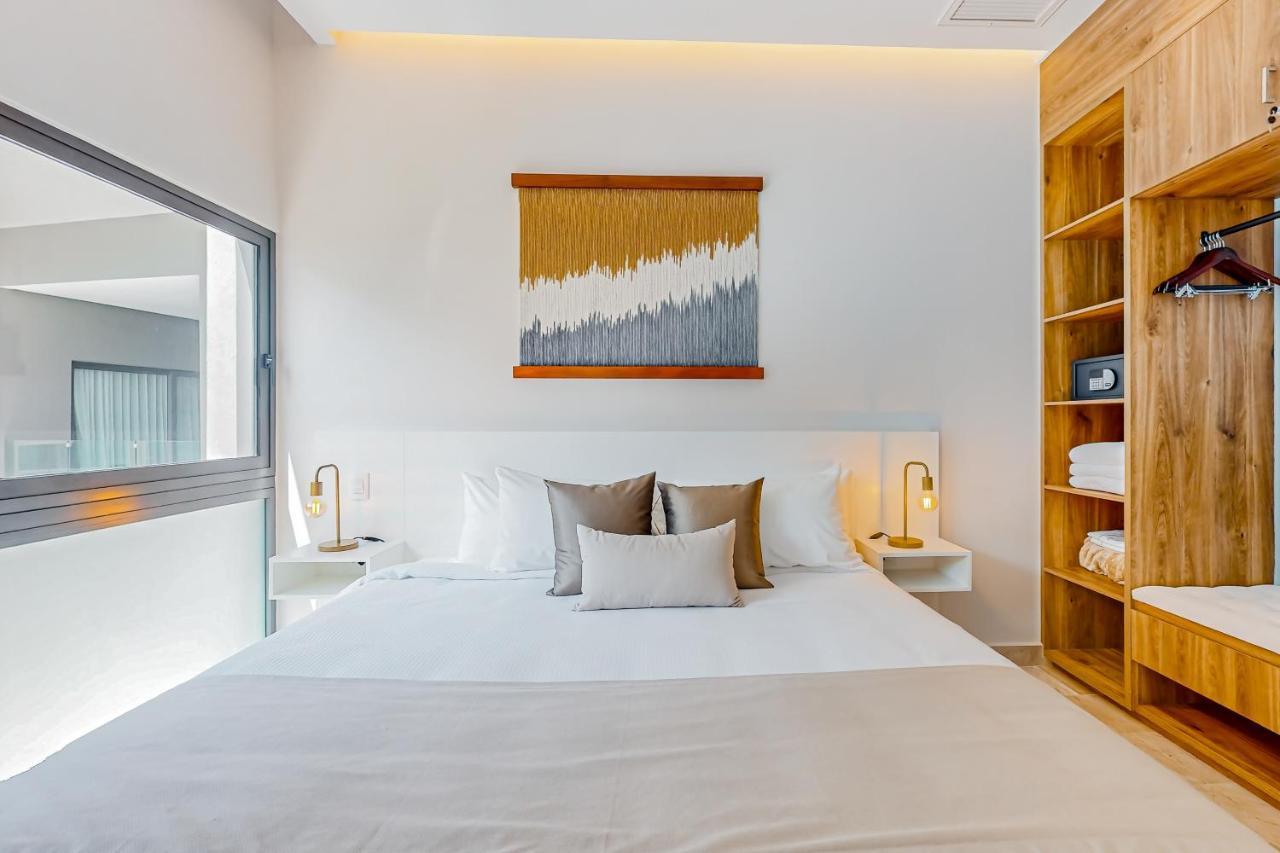 Singular Dream, Unit B 504 Apartment
