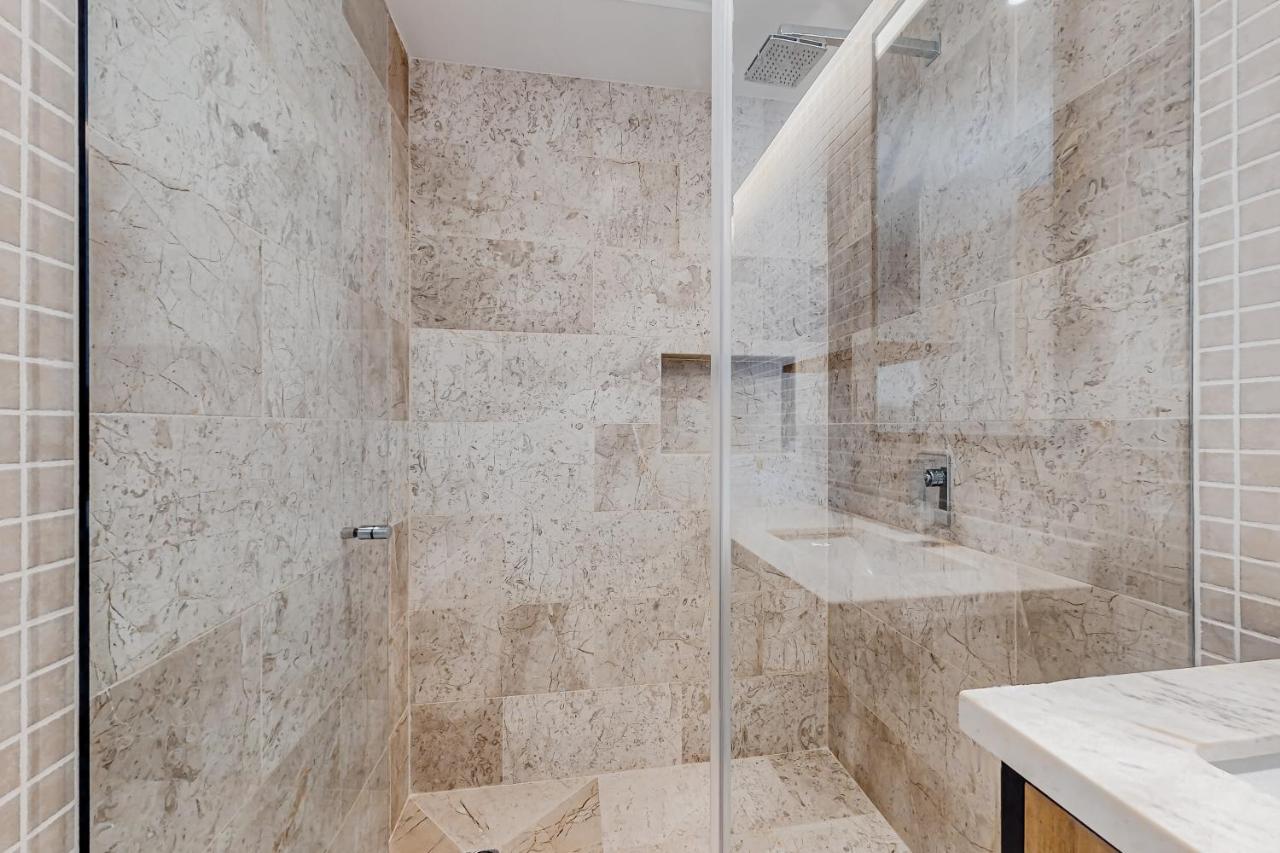 Apartment Singular Dream, Unit B 504 *