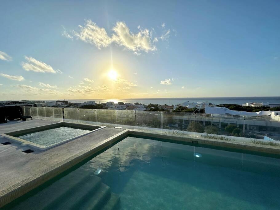 Comfortable W/ Views Rooftop Pool & Gym - 319 Musa Apartment *