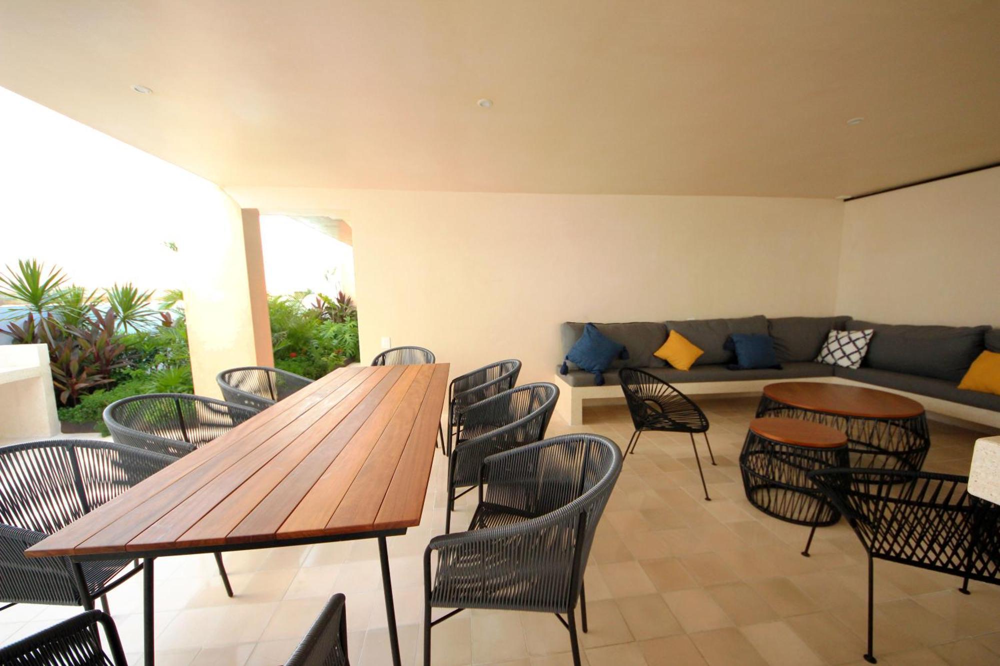 Near The Beach, Rooftop, Pool, Sea View. Căn hộ *