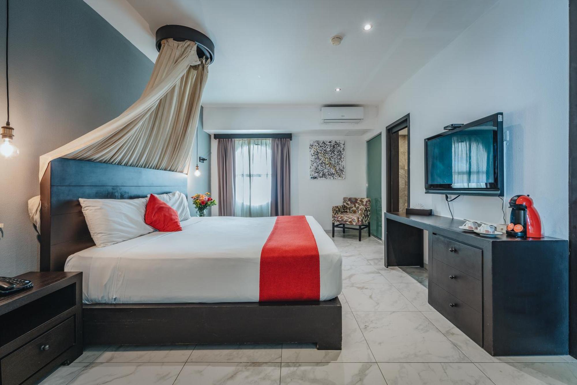 Soho Playa Khách sạn 4*