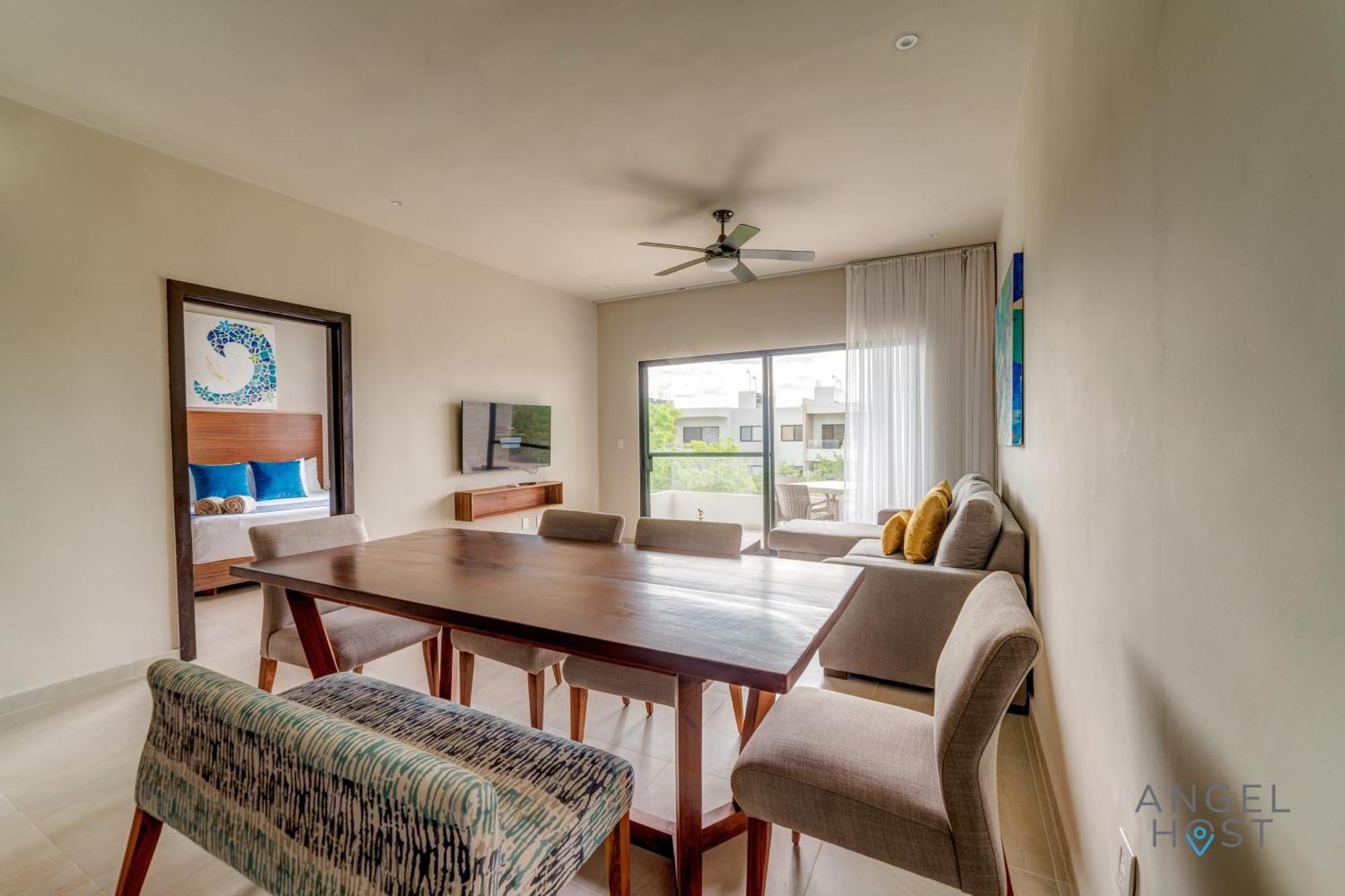 Apartment Tranquil Onsite Pool Gym And Playground