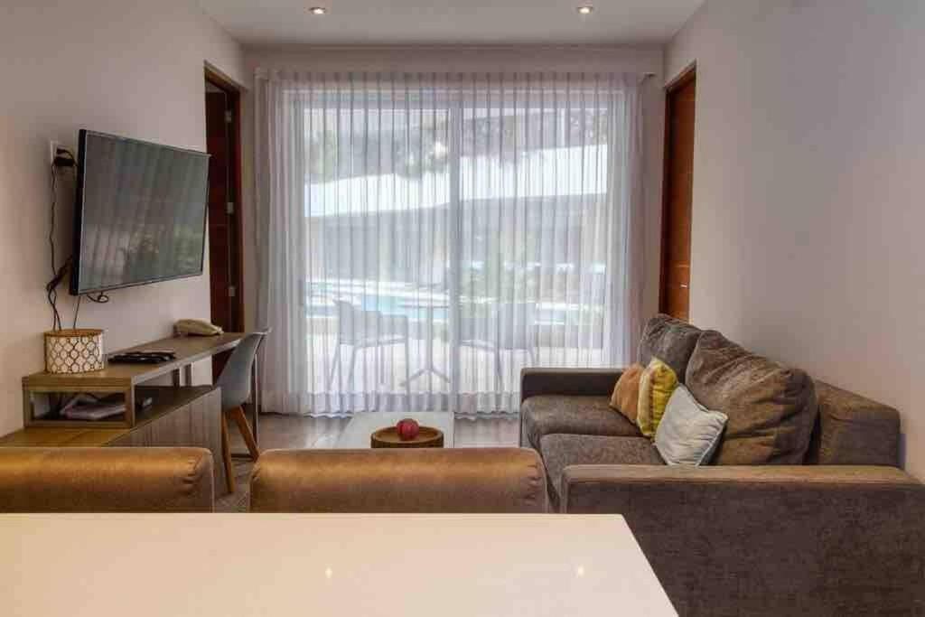 2bed 500m From *