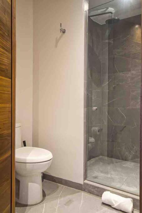 2bed 500m From *