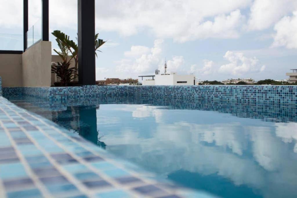 Beachside & Jacuzzi Bliss Apartment