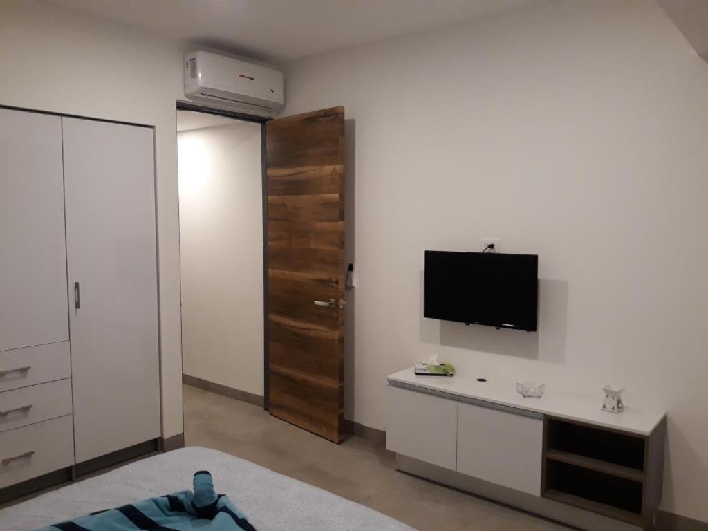 Lujoso Departamento En La Quinta Avenida Apartment