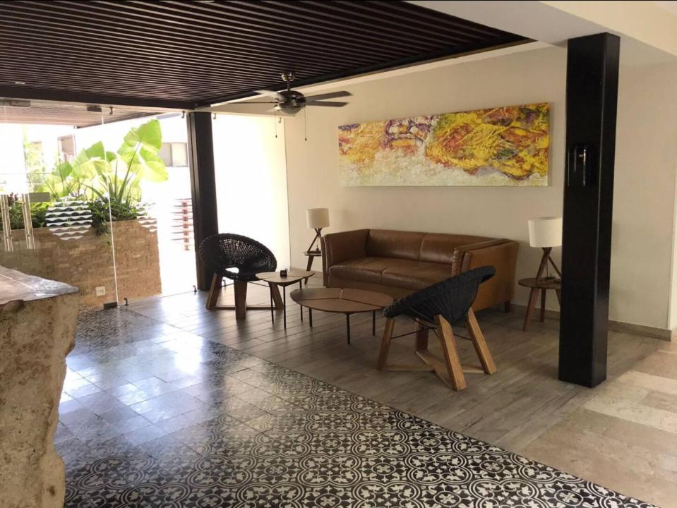 Căn hộ Stylish 1bd Gym Rooftop Pool Wifi 100mb *
