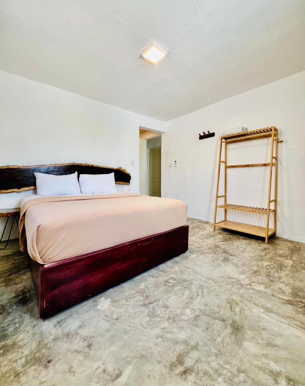 Khách sạn hẻo lánh Tucasaenplaya *