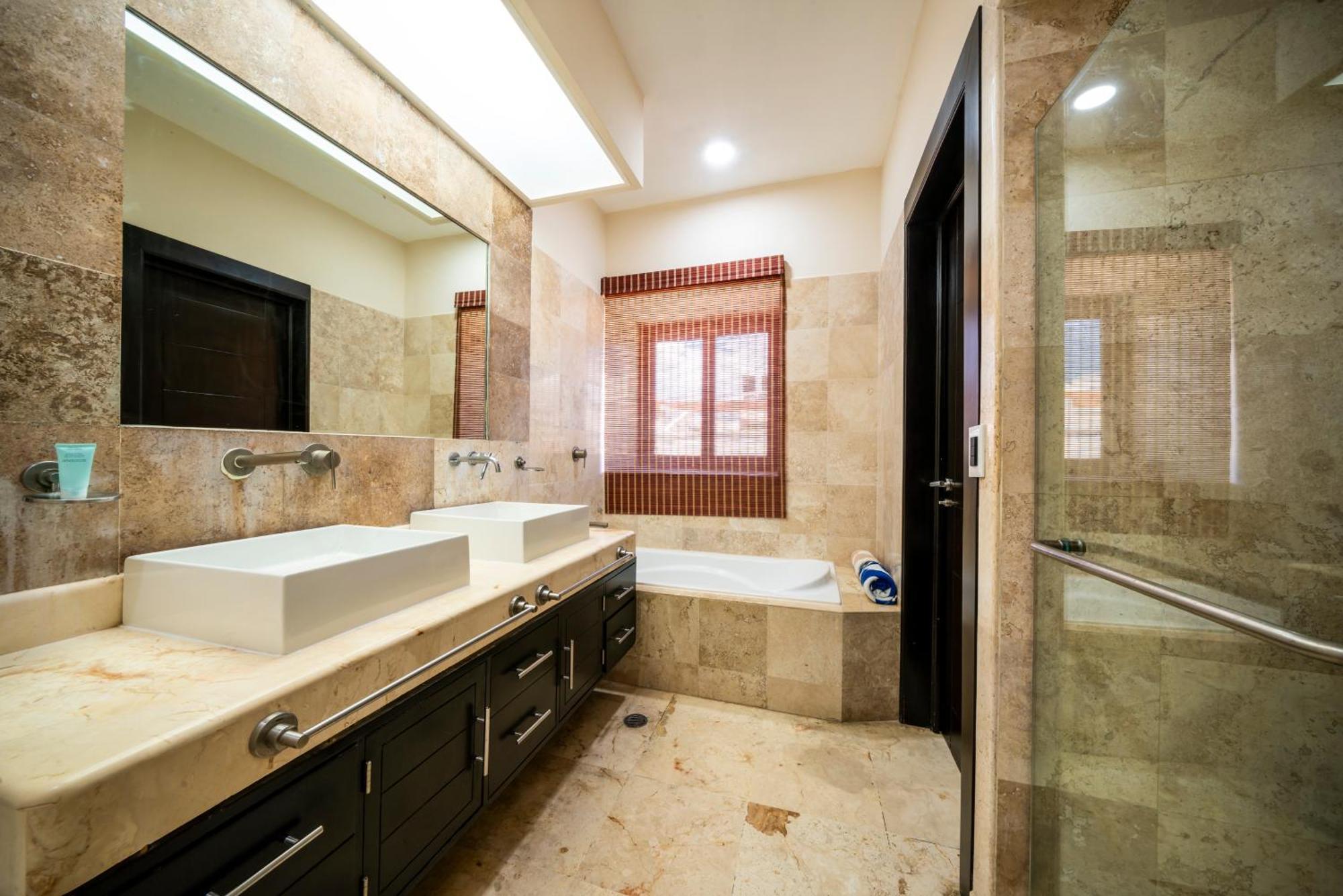 Beachfront 1 Bedroom - El Faro, Surf 407 Playa del Carmen